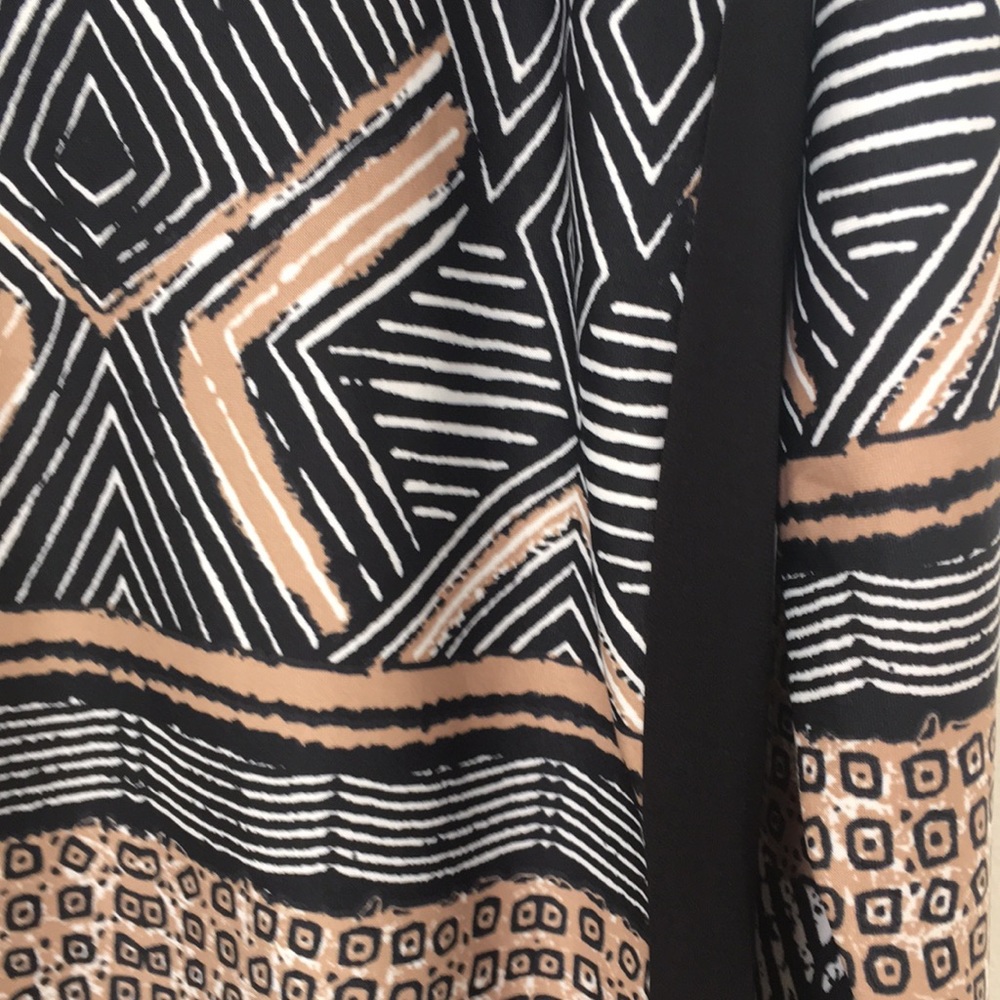 Black and Tan Print Top Size M - Picture 2 of 4